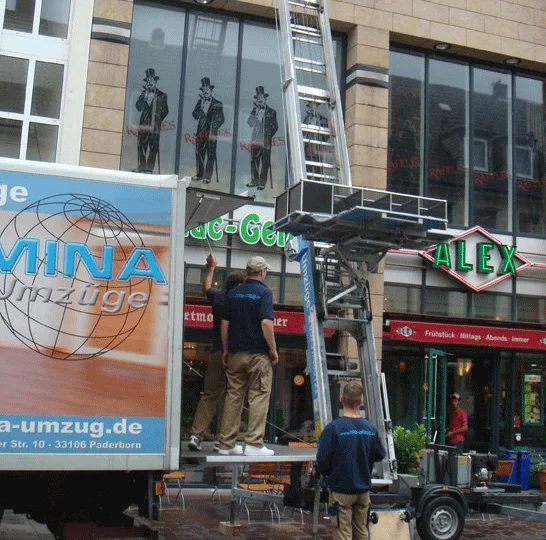 MINA-Umzüge Außenaufzug im Einsatz in Paderborn