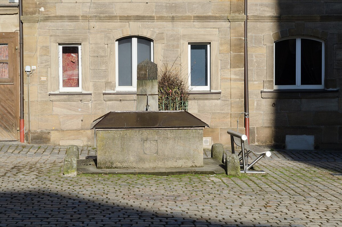 Marktplatz mit Brunnen in Lichtenau